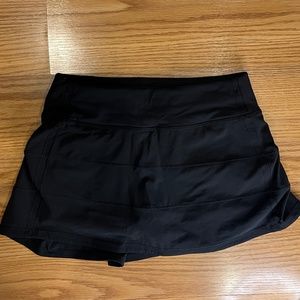 Lululemon skort- Black Pace Rival Mid-Rise Skirt Size 2